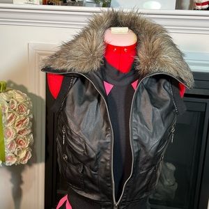 M009 NWT 🏷️ River Island fake Fur & black  leather Vest